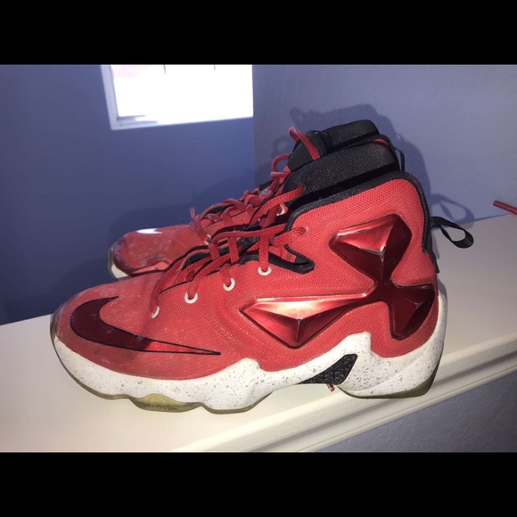 Red LeBron 13 - Picture 2 of 4